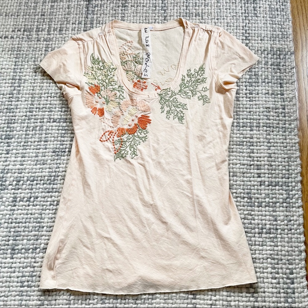Johnny Was LA Peach Embroidered Tee Medium